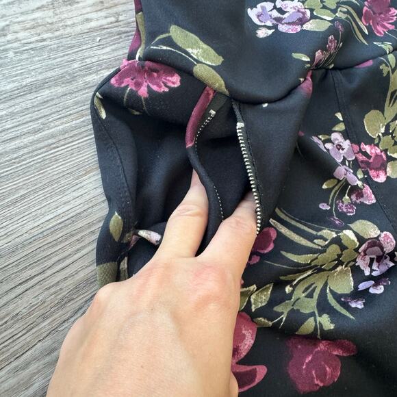 Shosho women’s floral stretchy soft legging multiple zippered pockets Size S - Picture 3 of 5